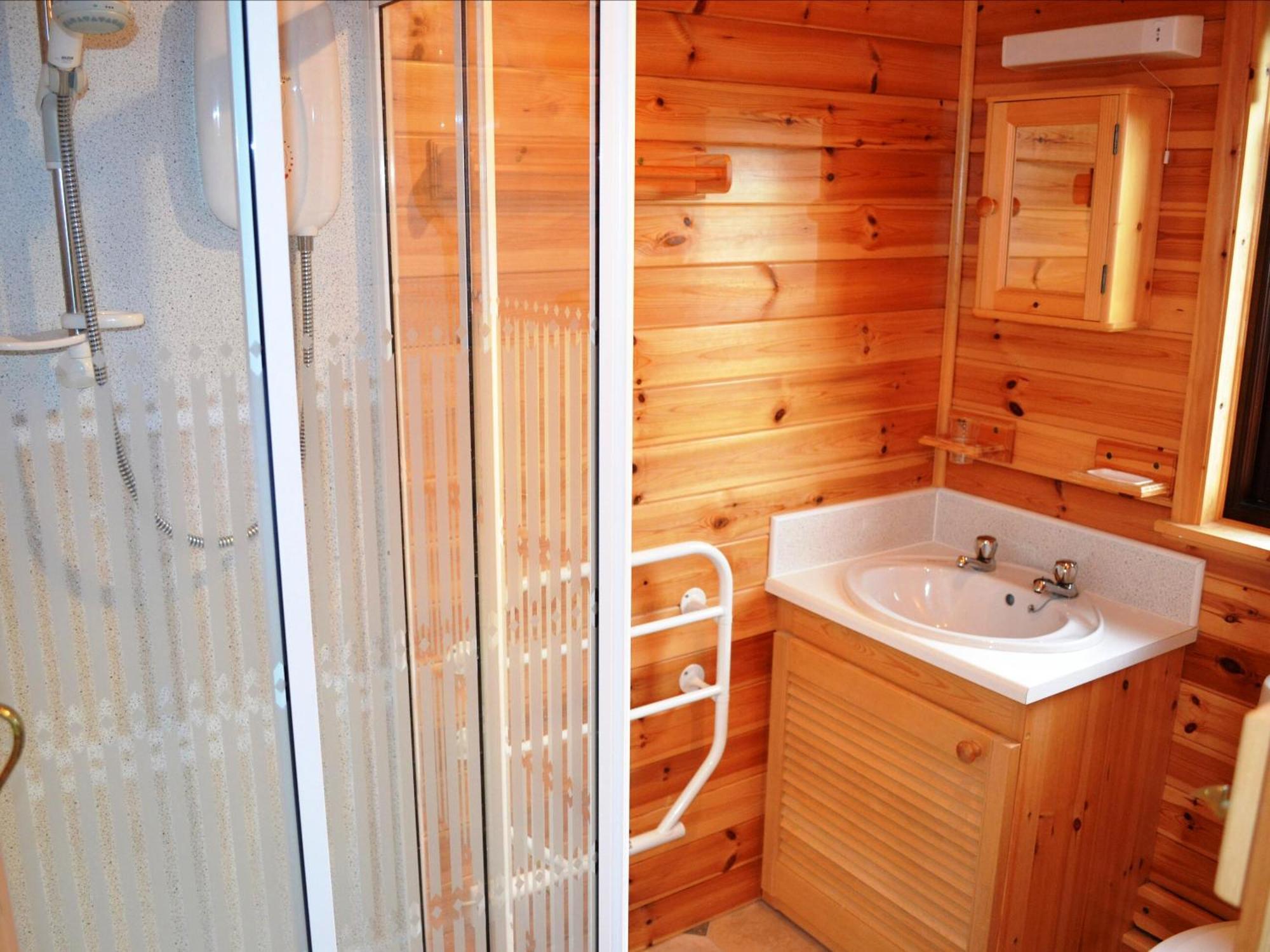 Glenmore Lodge Keswick  Ngoại thất bức ảnh
